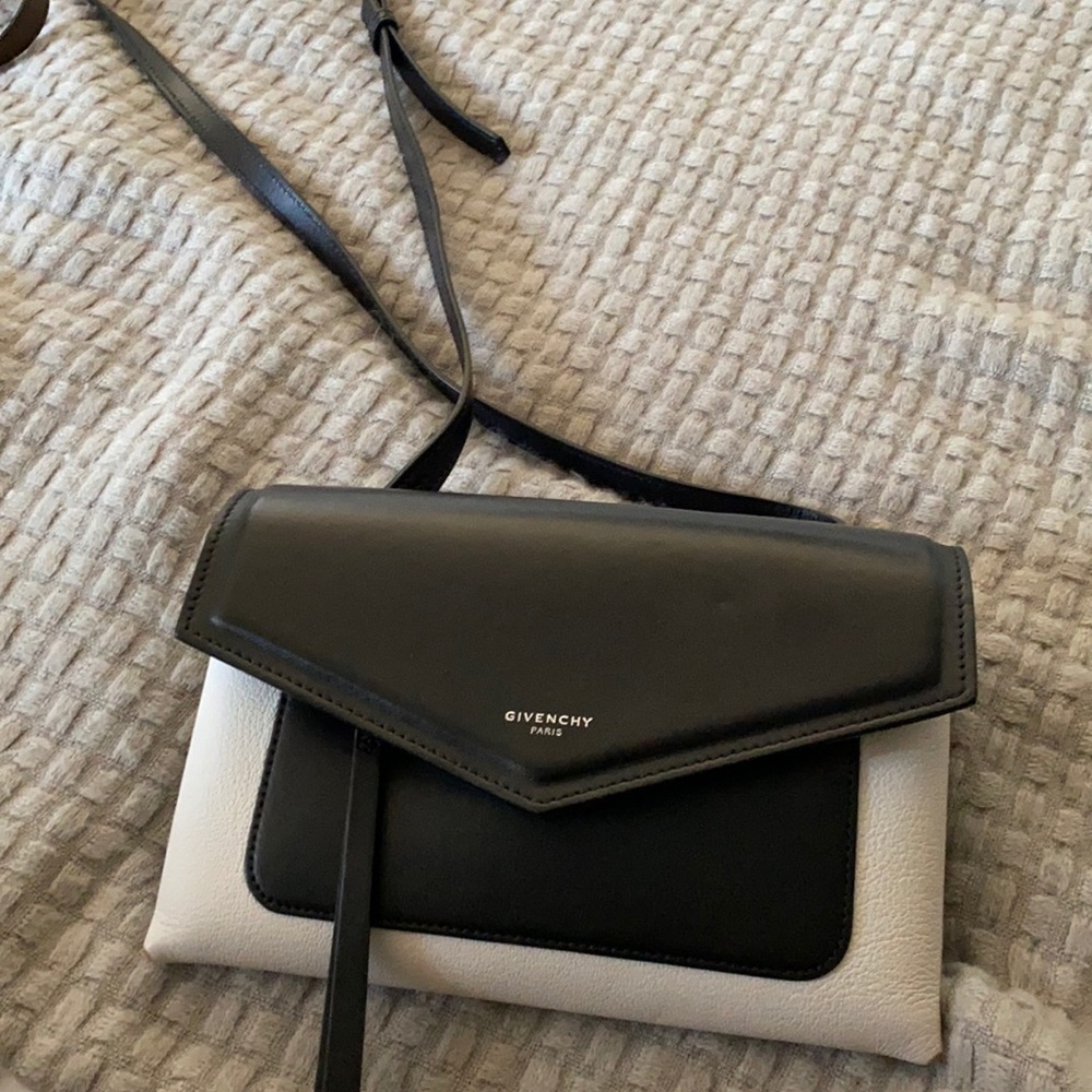 Givenchy envelope crossbody bag. LIKE NEW